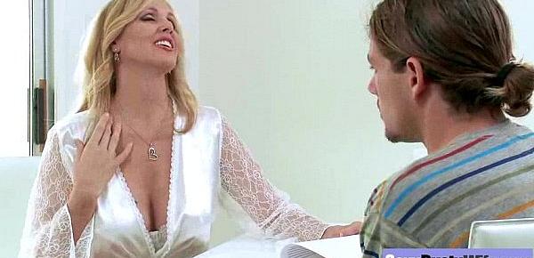  Hard Intercorse On Cam With Busty Gorgeous Wife (julia ann) movie-17